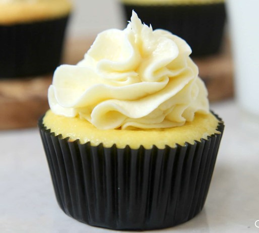 Low-Carb Vanilla Cupcakes